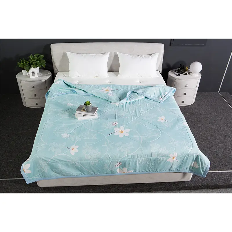 Couette en latex à motifs